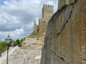 Lombardia Castle