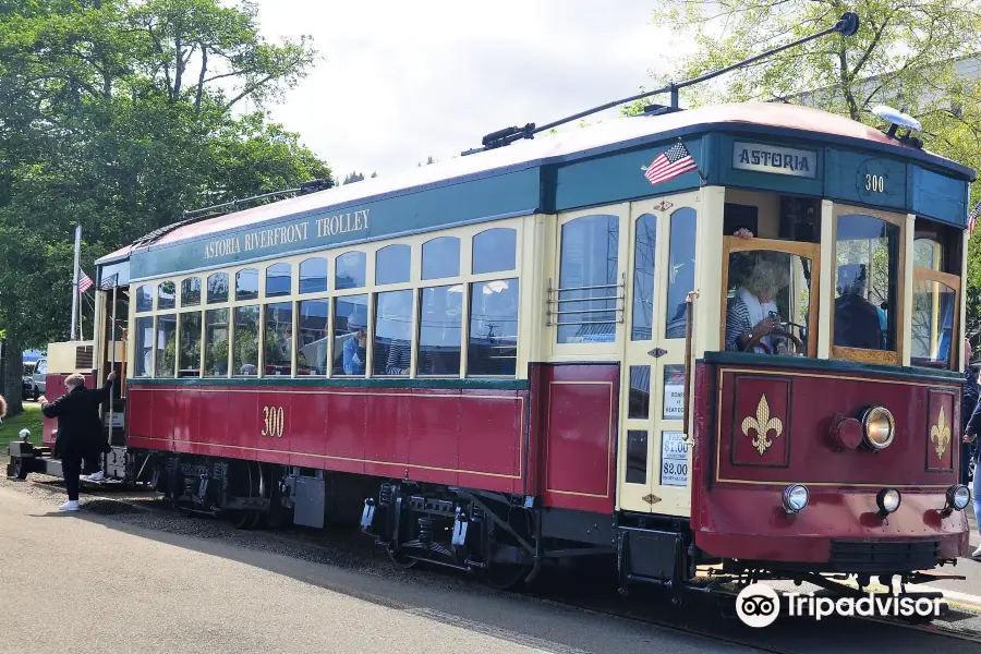 Astoria Riverfront Trolley