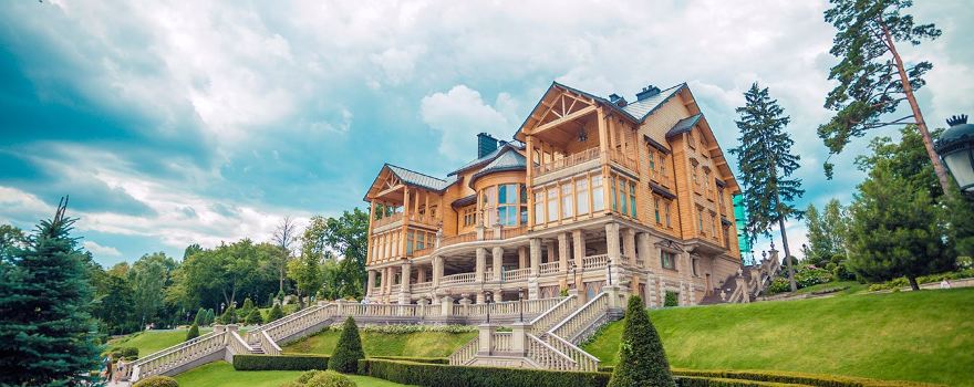Mezhyhirya Residence