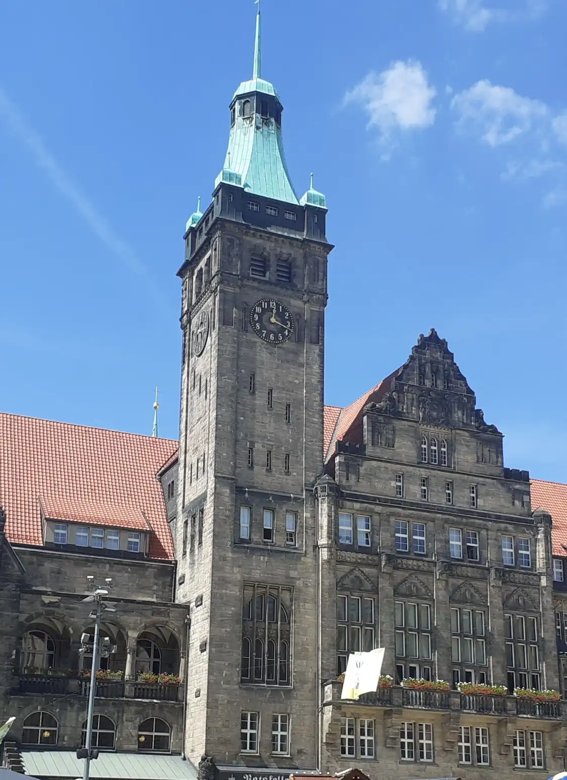 Hotels near Chemnitzer Turmglockenspiel - Das Carillon