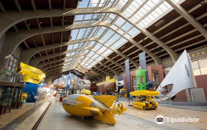 Compare 5 airports near Cherbourg-Octeville