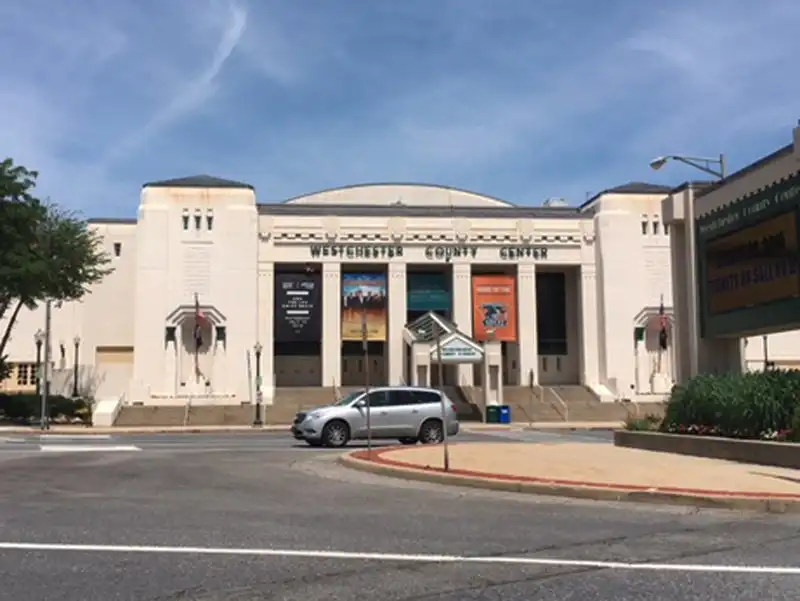 Hotels near Westchester County Center