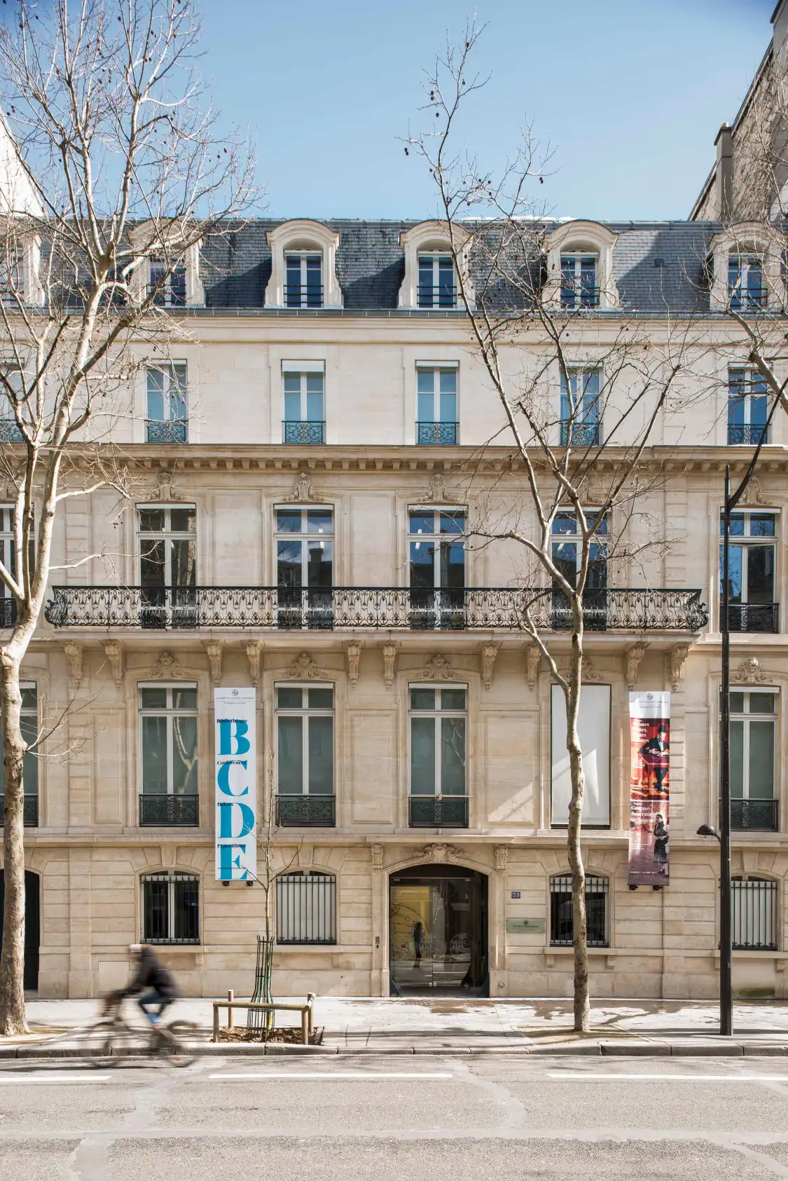 Hotels near Calouste Gulbenkian Foundation - Delegation in France