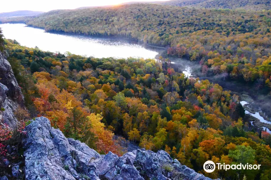 Lake of the Clouds