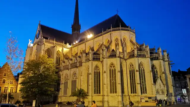 Hotels near Saint Peter's Church