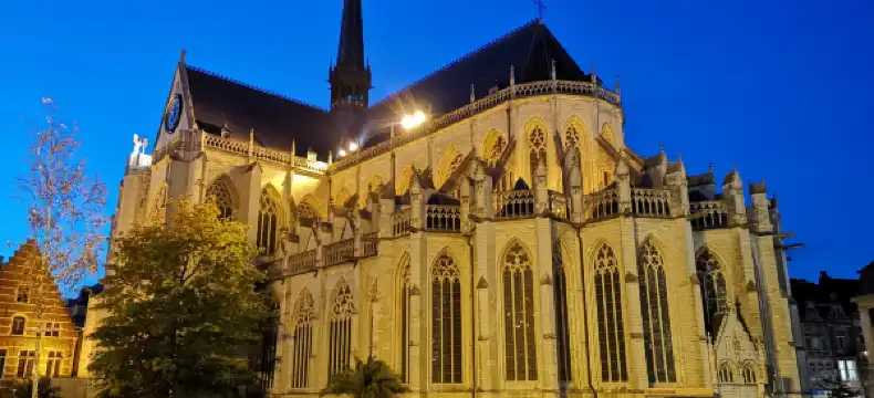 Martelarenplein周辺のホテル