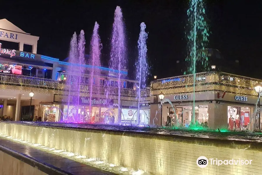 Fountain Las Americas