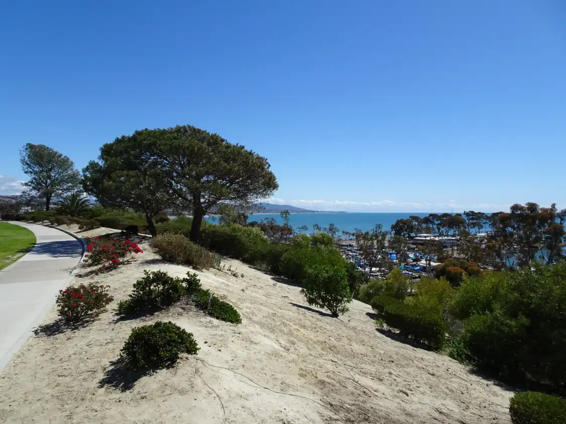 Hotels near Lantern Bay Park