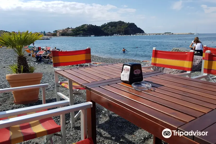 Pura Vida - Spiaggia libera attrezzata