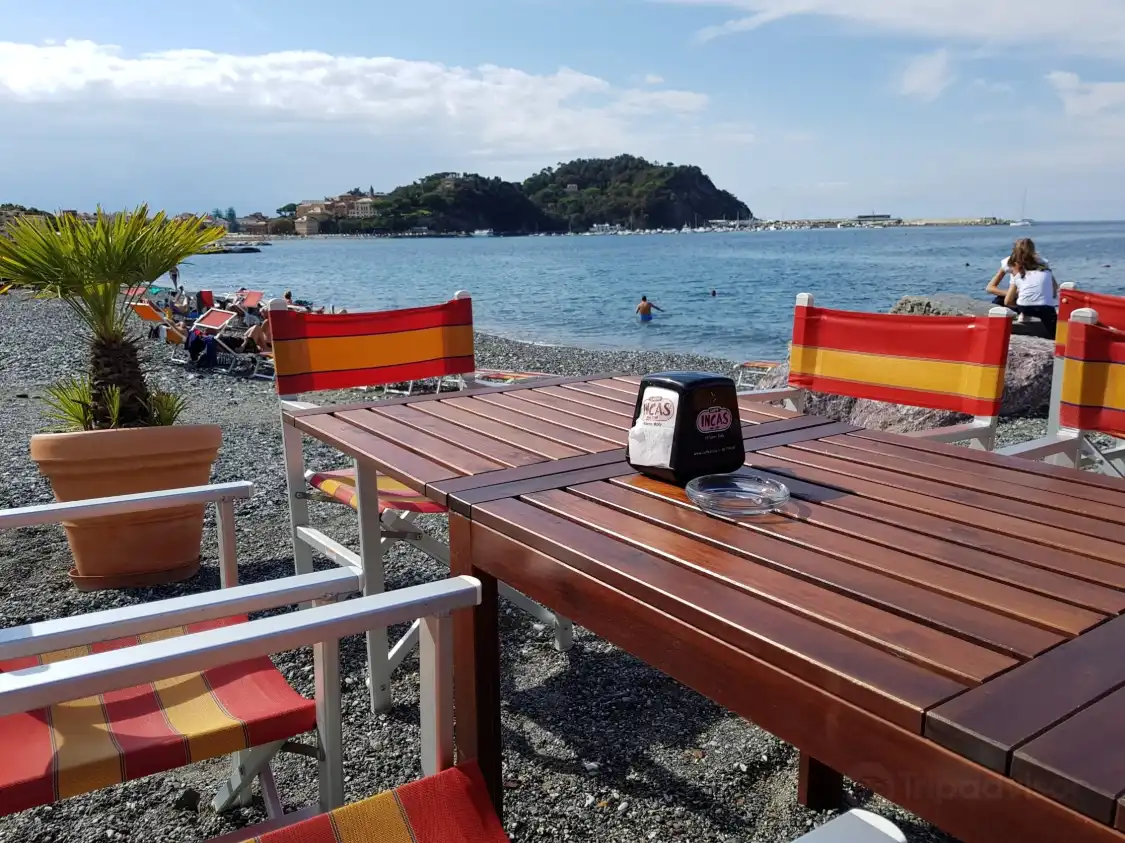 Hotel in zona Pura Vida - Spiaggia libera attrezzata