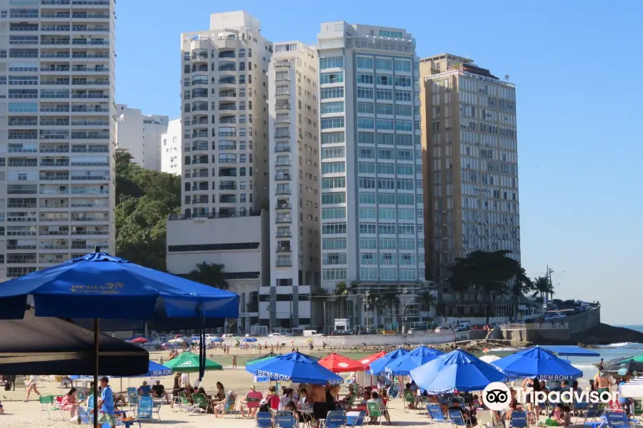 Pitangueiras beach