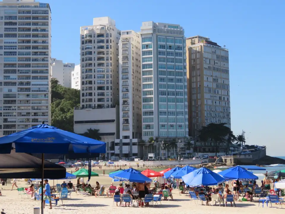 3_Pitangueiras Beach