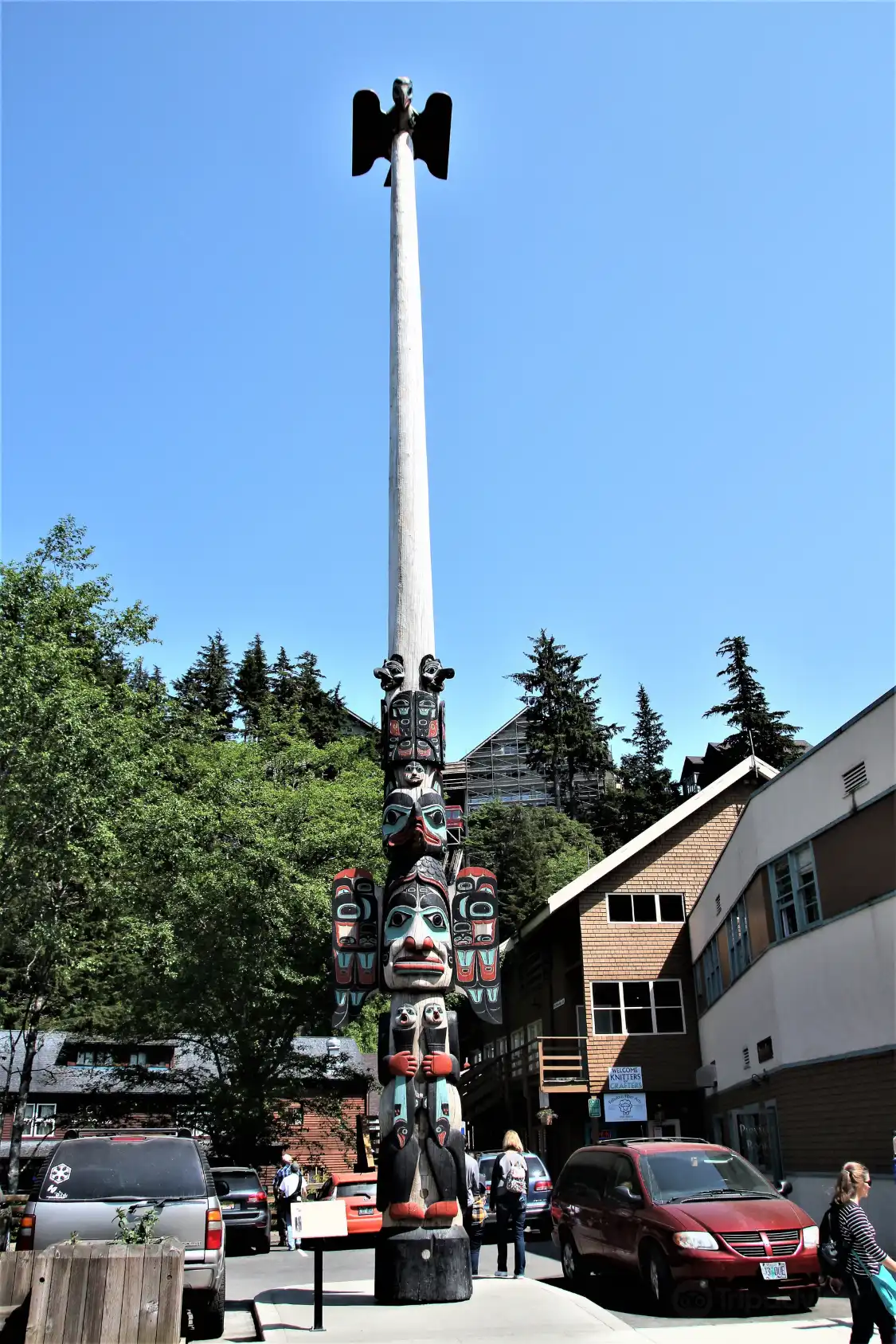 Hotels near Chief Johnson Totem Pole