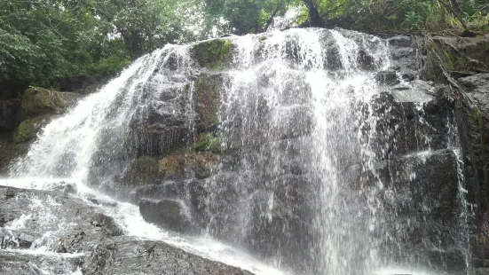 Algama Falls - Sri Craft