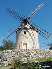 Le Moulin a Vent