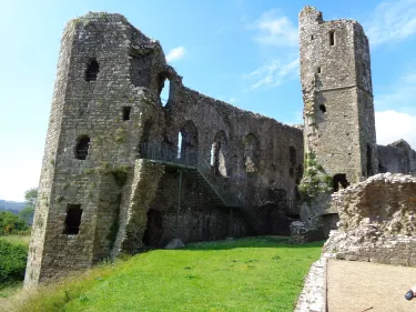 Llawhaden Castle