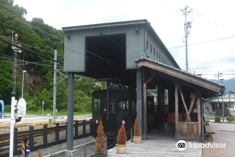 Kyoto Dento Teki 6-gata Electric Locomotive