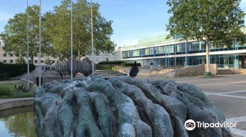 Röhrenbrunnen Von Rolf Hartmann