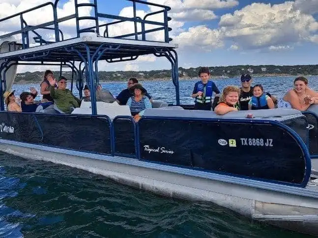 Hotels near Cranes Mill Marina