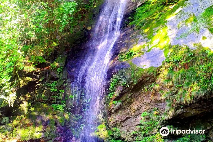 Biwa Waterfall