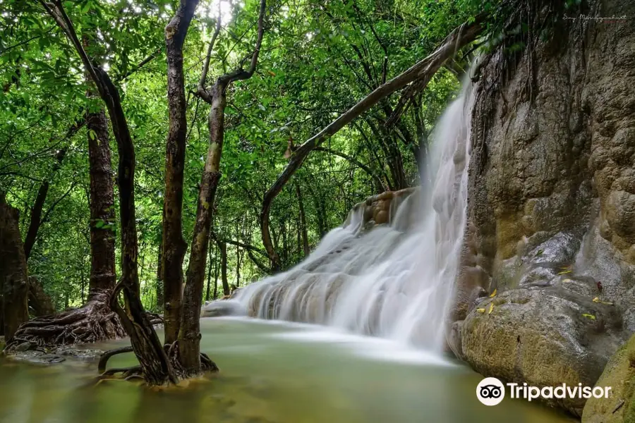 Wang Sai Thong Waterfall