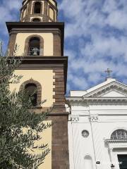 Basilica Santa Maria Del Lauro