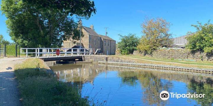 Leeds and Liverpool Canal