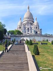 Square Louise Michel