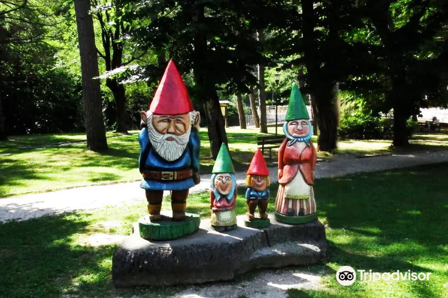 The Path of the Gnomes