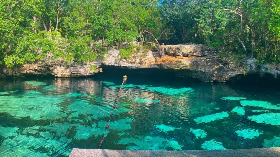 Cenote Azul