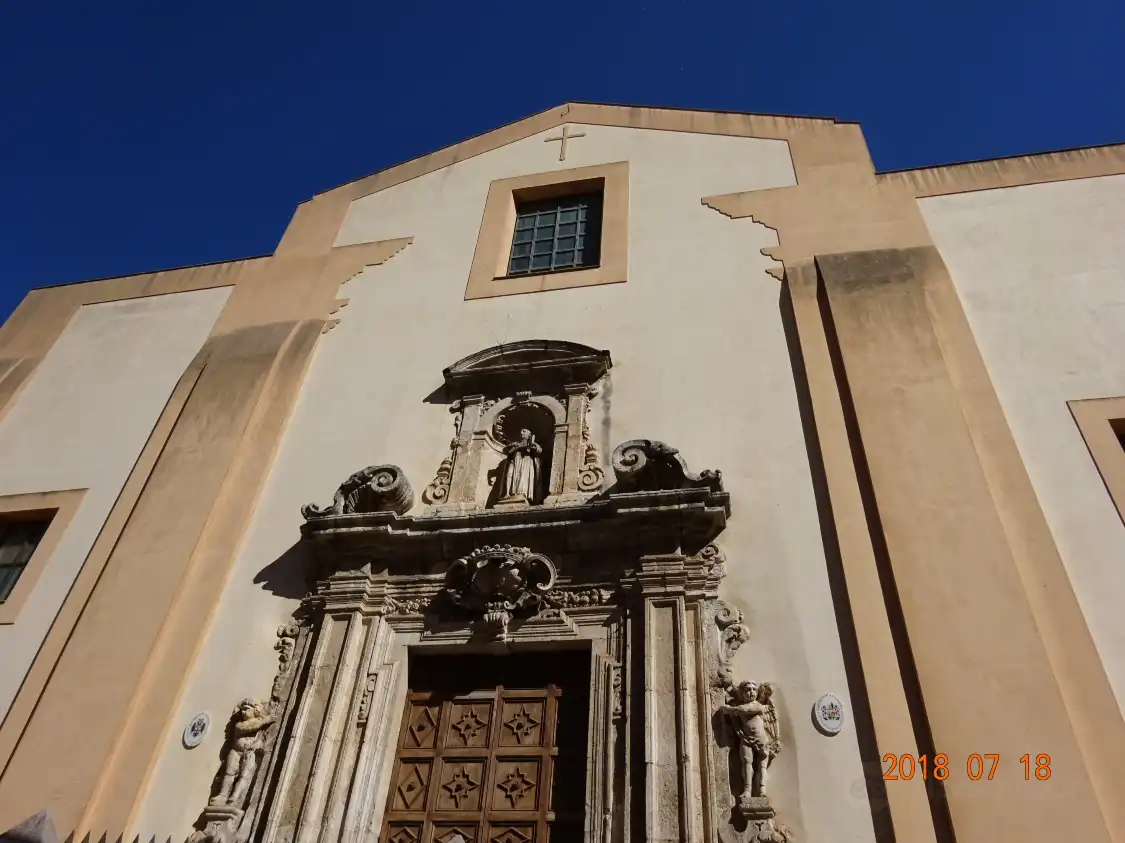 Hotel in zona Chiesa Capitolare Teutonica del Sacro Cuore