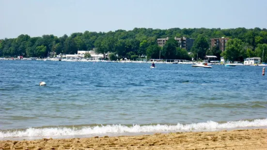 Williams Bay Beach