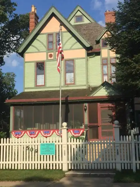 Hotels near Cramer-Kenyon Heritage Home