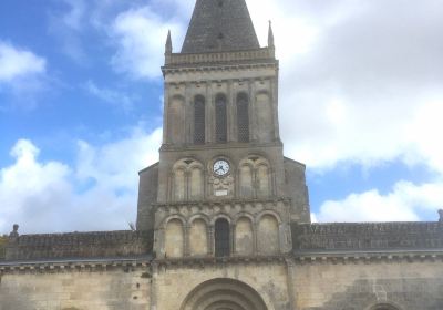 Eglise Saint Pierre d'Ambares