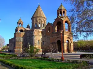 埃奇米河津教堂與茲瓦爾特諾茨考古遺址