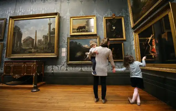 ウォーカー・アート・ギャラリー周辺のホテル