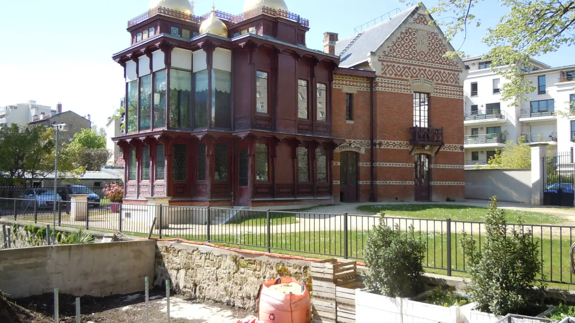 Hotels near Indian Pavilion
