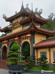 Ba Vàng Pagoda
