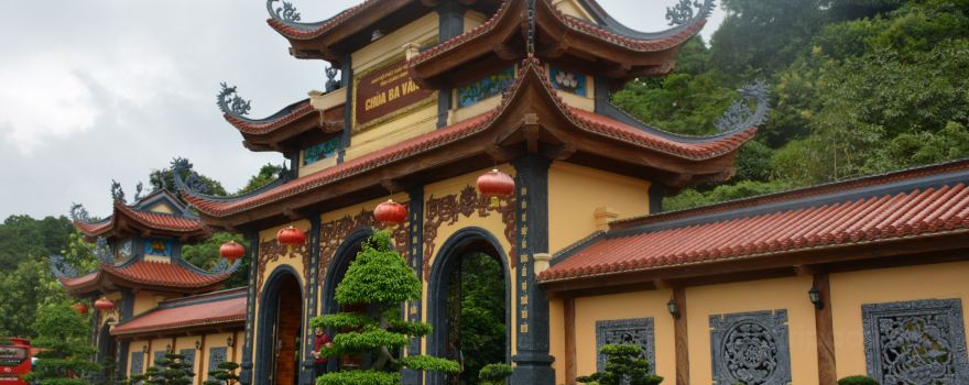 Ba Vàng Pagoda