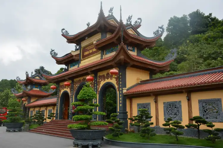 Uông Bí