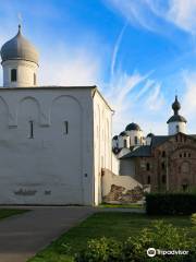 Yaroslav Courtyard (Dvorishche)