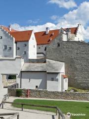 Falkenhof Schloss Rosenburg Artenschutz und Forsch