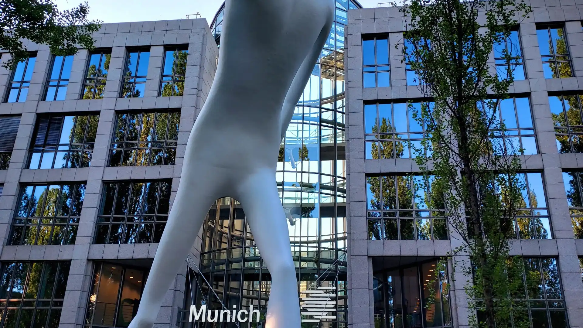 Hotels near Walking Man