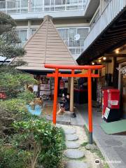 Sarubobo Shichifuku Shrine