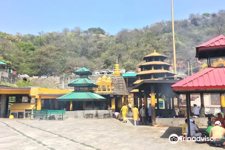 Mata Baglamukhi Temple