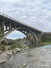 Lundbreck Falls