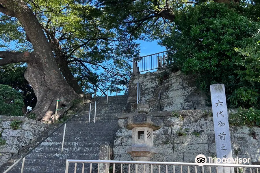 Rokudai Gozen's Tomb