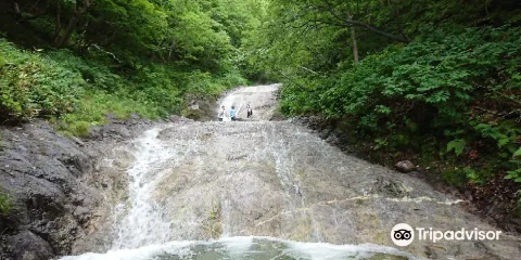 神之水溫泉瀑布