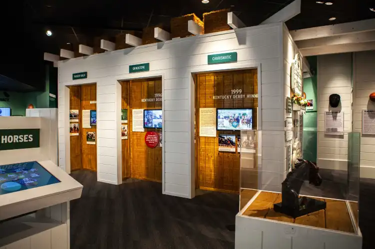 Hotels near Kentucky Derby Museum