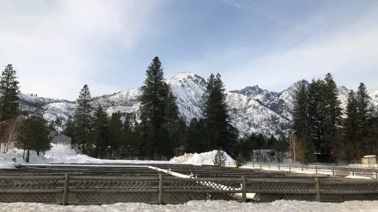 Leavenworth National Fish Hatchery - Hatchery Building